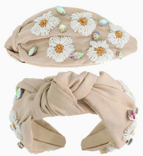 Load image into Gallery viewer, taupe daisy seed bead headband
