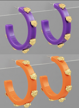 Load image into Gallery viewer, orange or purple hoops tiger heads along the edge
